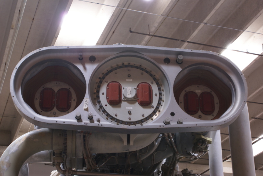 F-1 engine F-107-1 at Science Museum Oklahoma (formerly the Omniplex) showing
interface panel